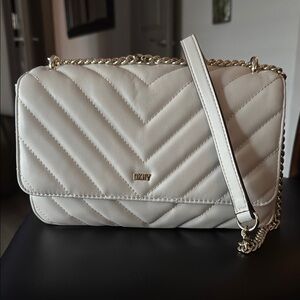 NWT DKNY Veronica Large Crossbody Bag Cream Brand New Never Used❣️with Tags